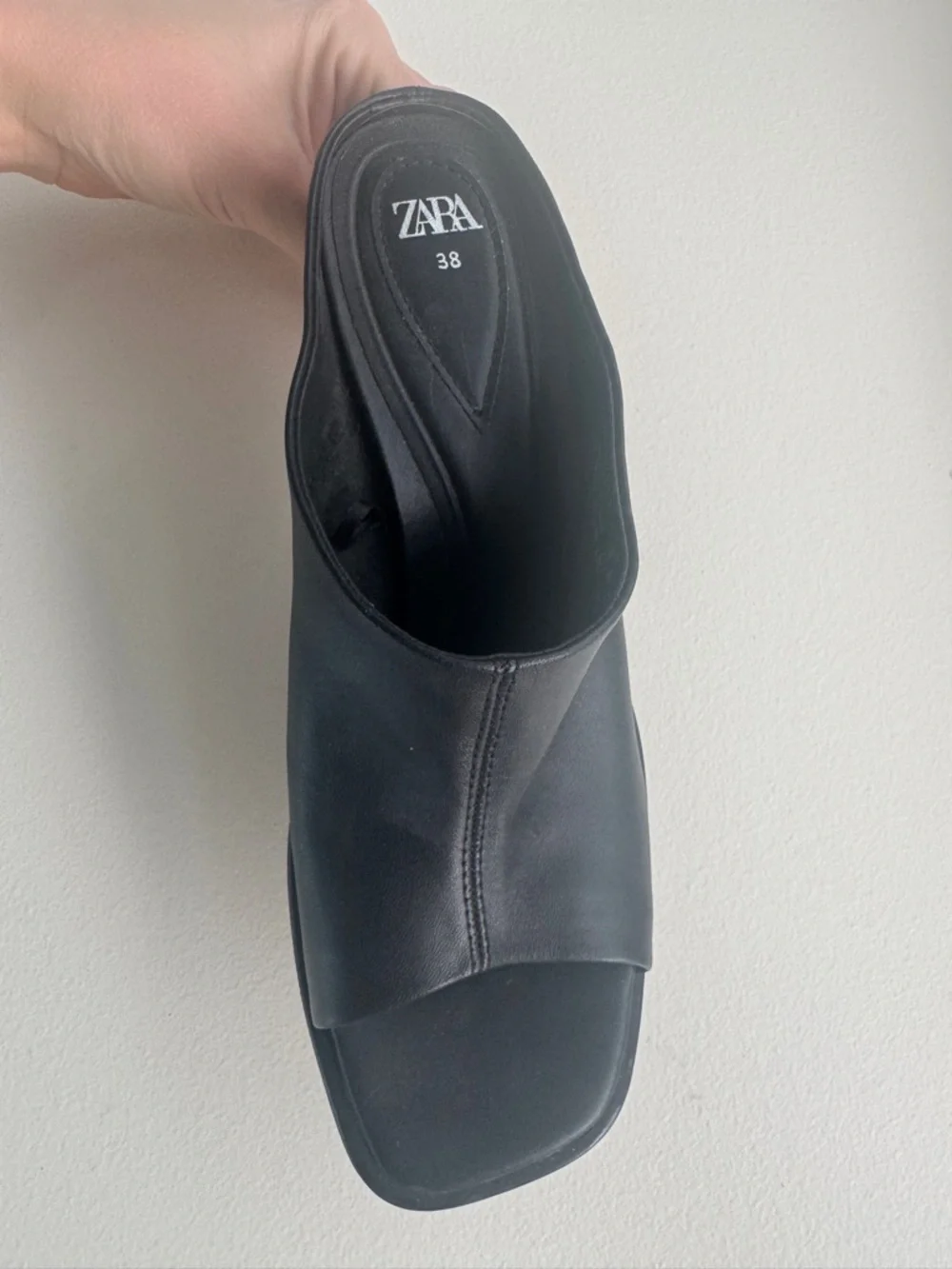 Zara Black Leather Slip-On Mule - Picture 3 of 8